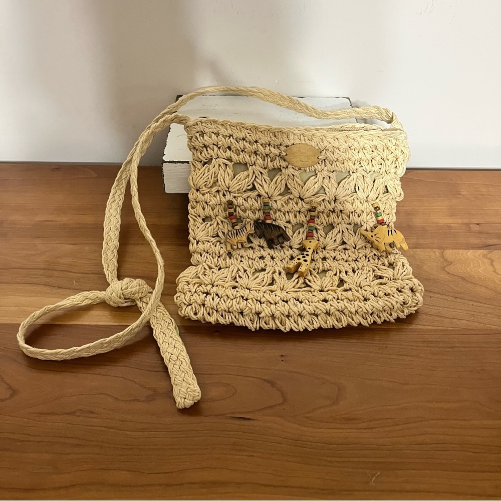 Cappelli Straworld Inc,‎ Wooden Animals Woven Straw Crossbody Bag Handmade